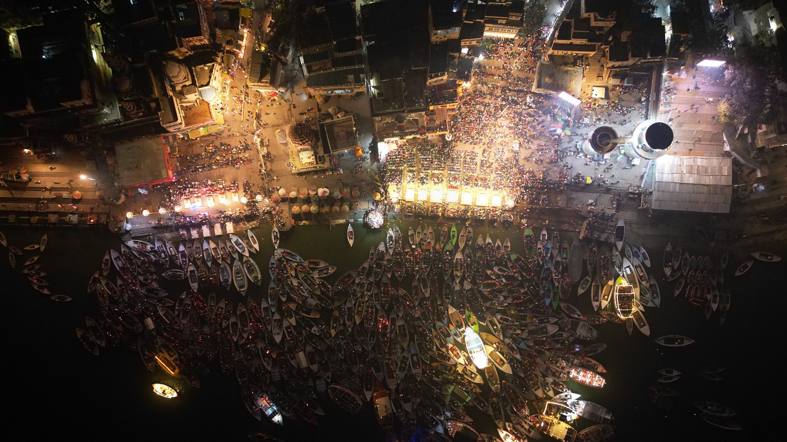 Evening Ganga Aarti ceremony at Dashashwamedh Ghat, Varanasi